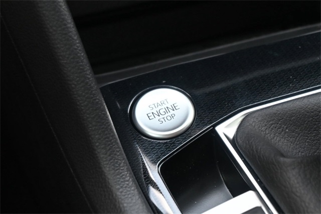 2025 Volkswagen Taos SE photo 18