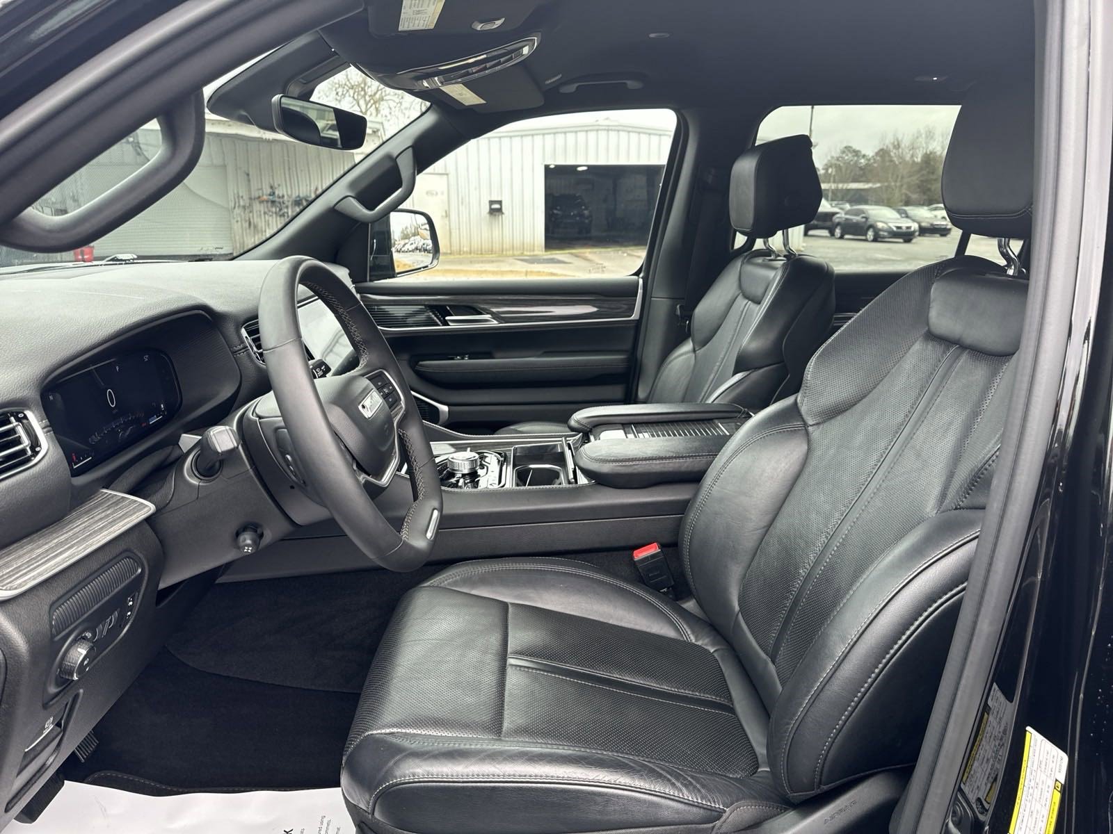 2022 Jeep Wagoneer Series III photo 11