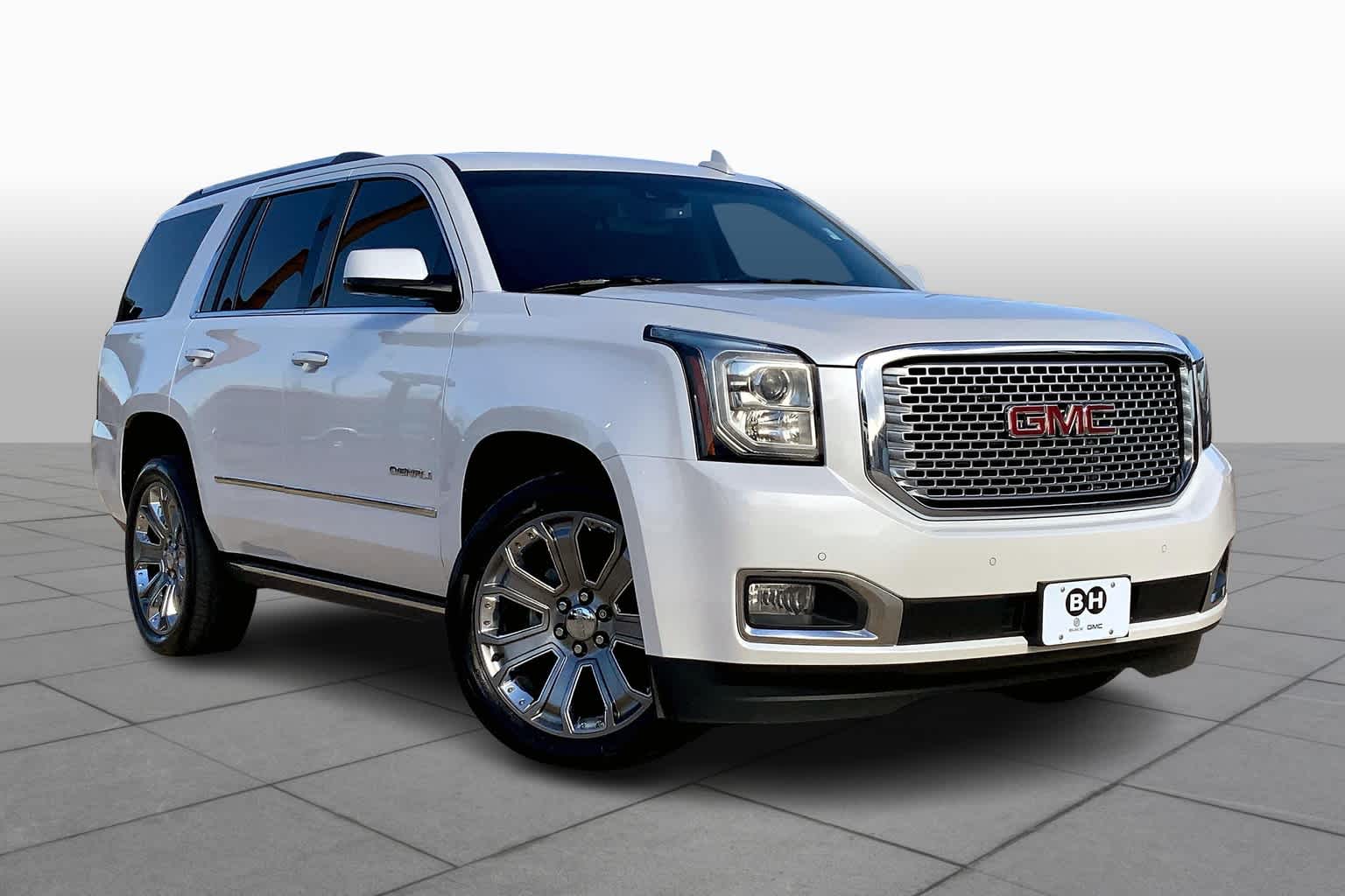 2017 Gmc Yukon Denali photo 2
