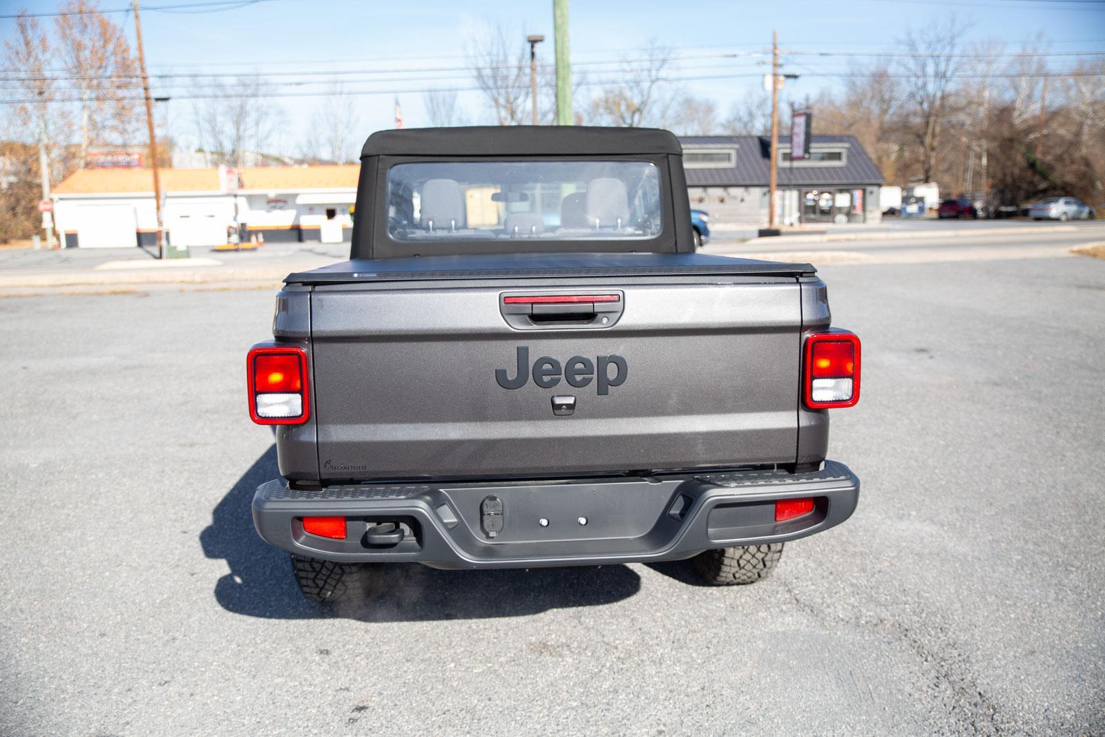 2024 Jeep Gladiator Sport photo 4