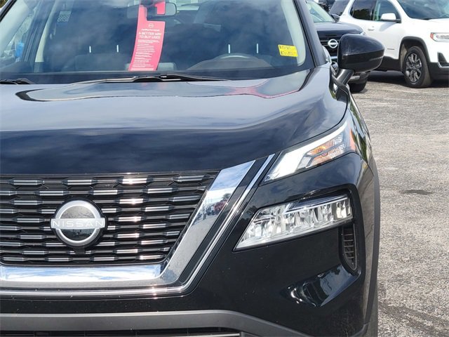 2023 Nissan Rogue SV photo 11