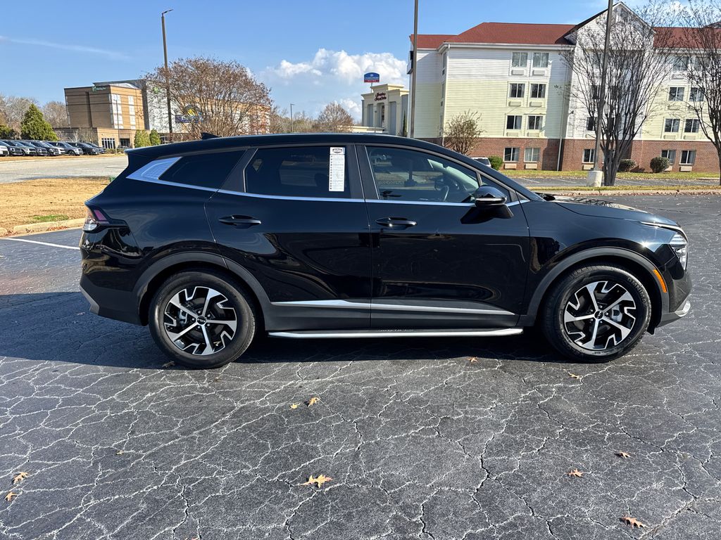 2024 Kia Sportage EX photo 2