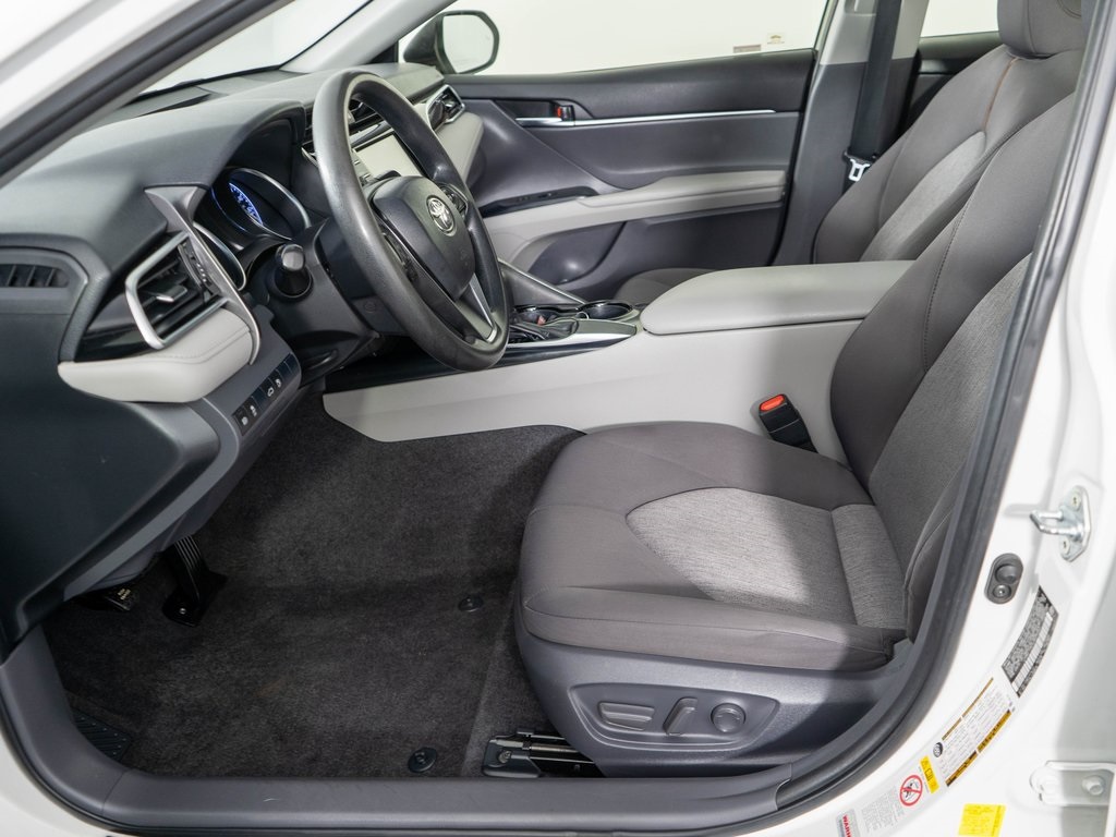 2018 Toyota Camry XLE XSE photo 10