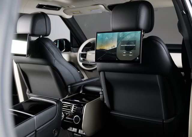2023 Land Rover Range Rover Autobiography photo 11