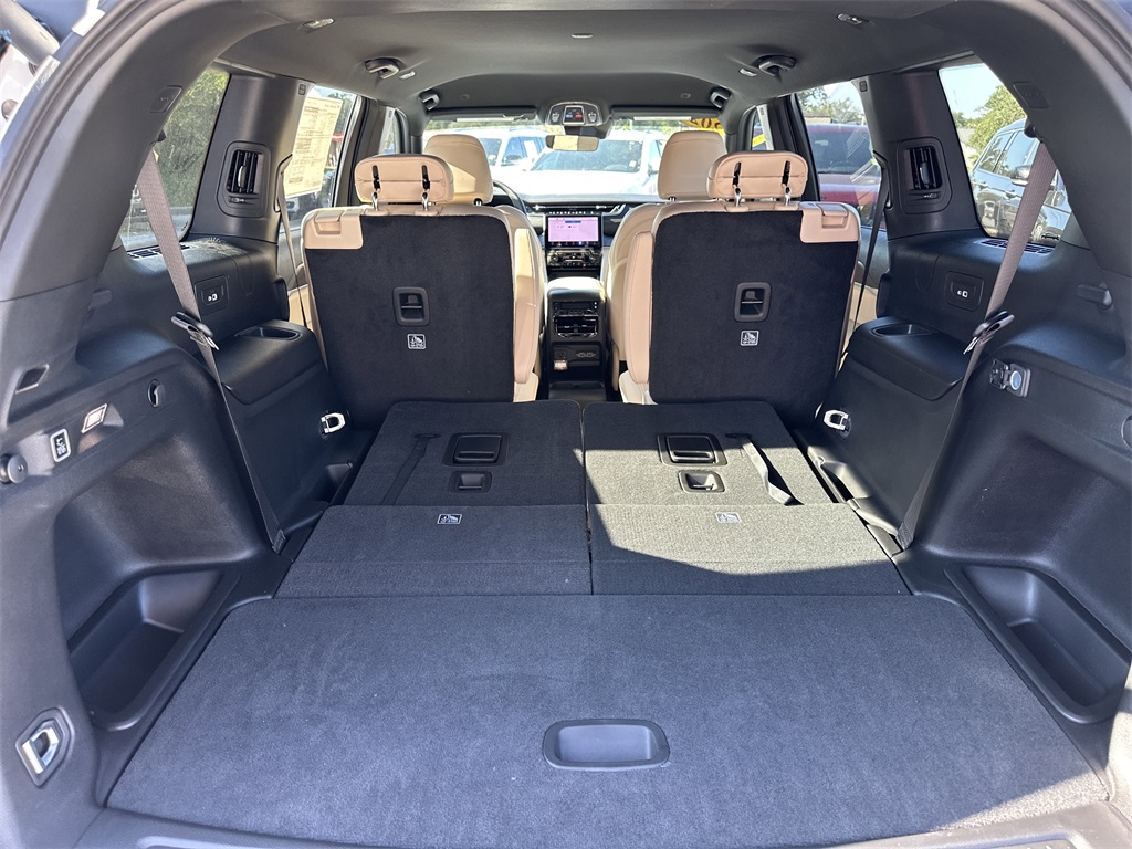 2025 Jeep Grand Cherokee Limited photo 8