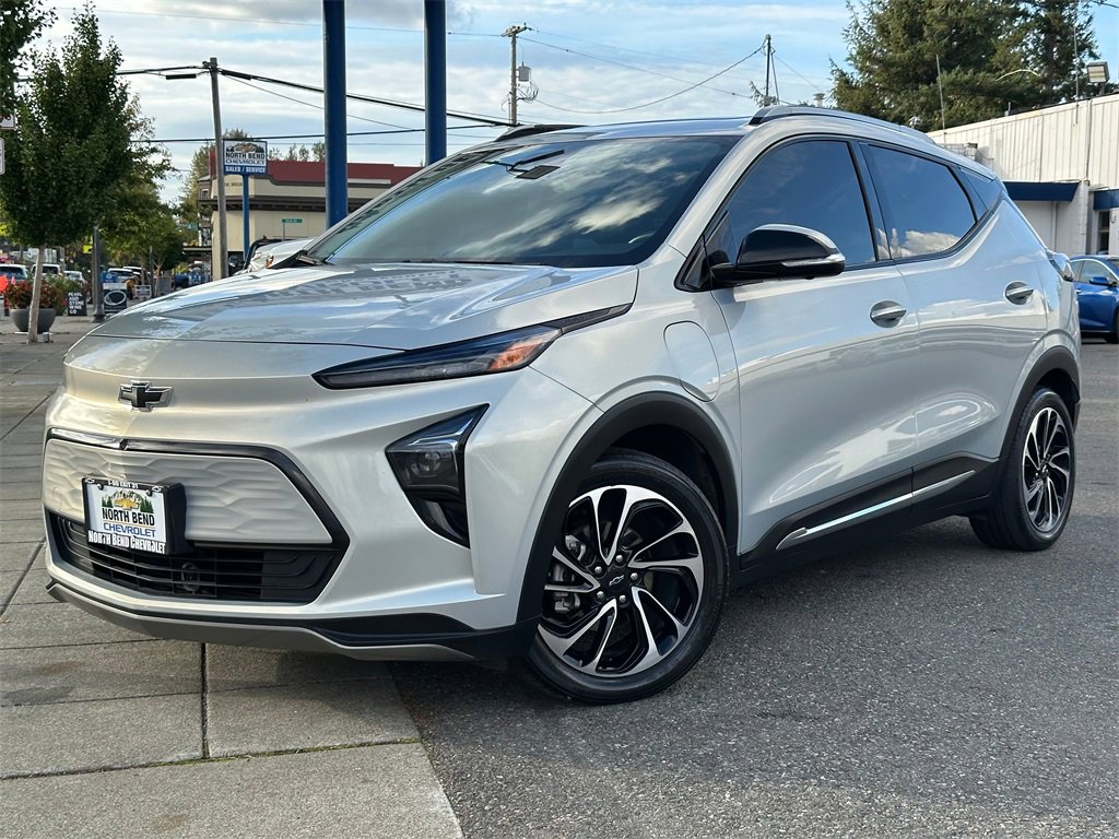 Used 2022 Chevrolet Bolt EUV Premier with VIN 1G1FZ6S01N4116221 for sale in North Bend, WA