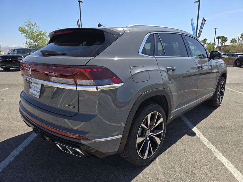 2025 Volkswagen Atlas Cross Sport SEL Premium R-Line photo 4