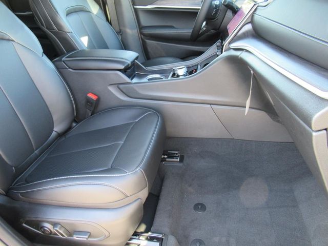 2025 Jeep Grand Cherokee Limited photo 9