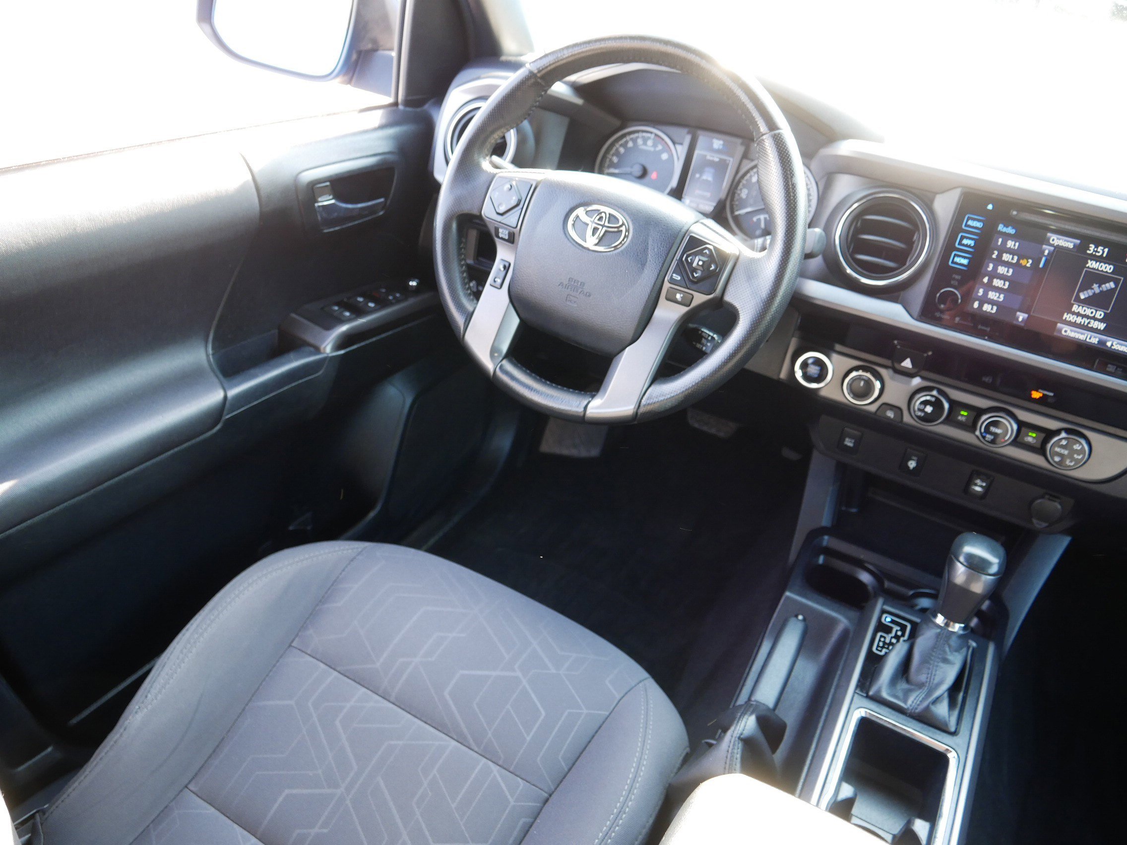 2017 Toyota Tacoma TRD 4x4 photo 9