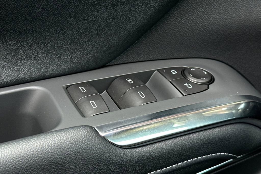 2026 Chevrolet Traverse photo 12