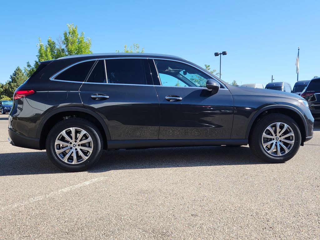 2026 Mercedes Benz GLC 300 4MATIC photo 2