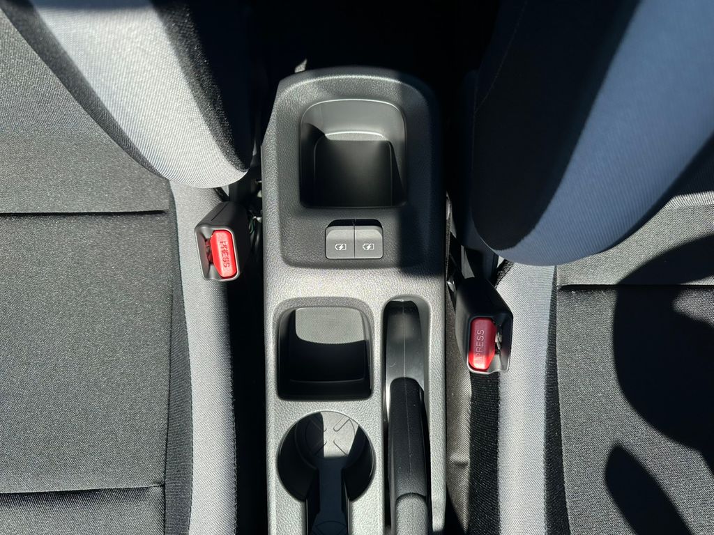 2025 Nissan Versa 1.6 S photo 19