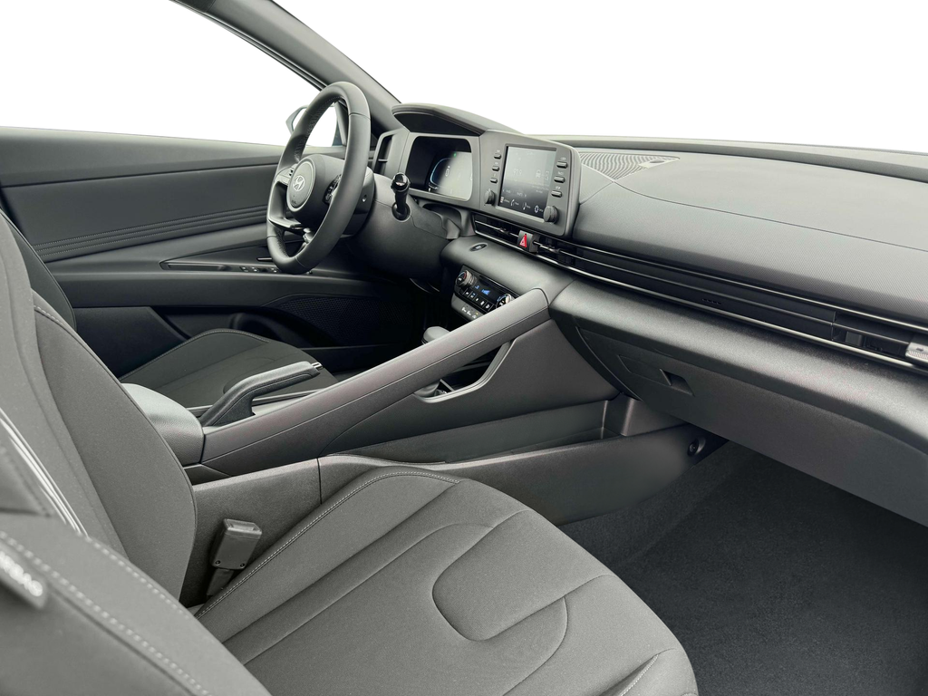 2025 Hyundai Elantra SEL Sport photo 4