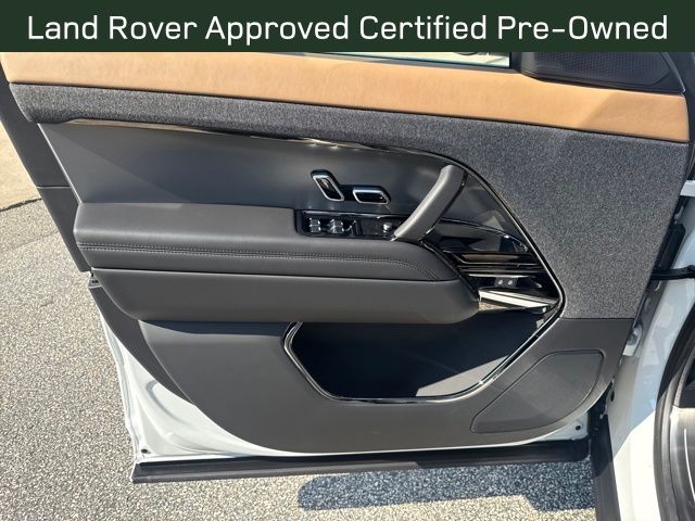 2025 Land Rover Range Rover Sport SE photo 9