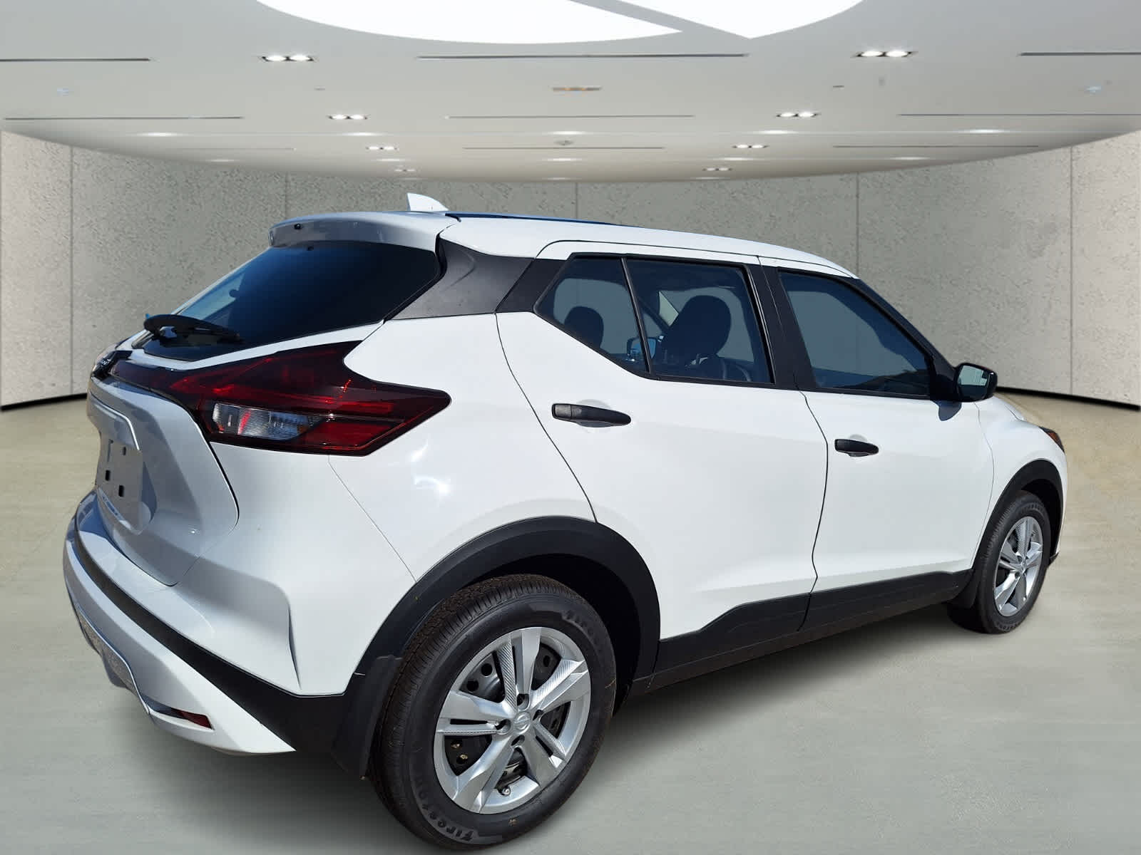 2025 Nissan Kicks Play S photo 5