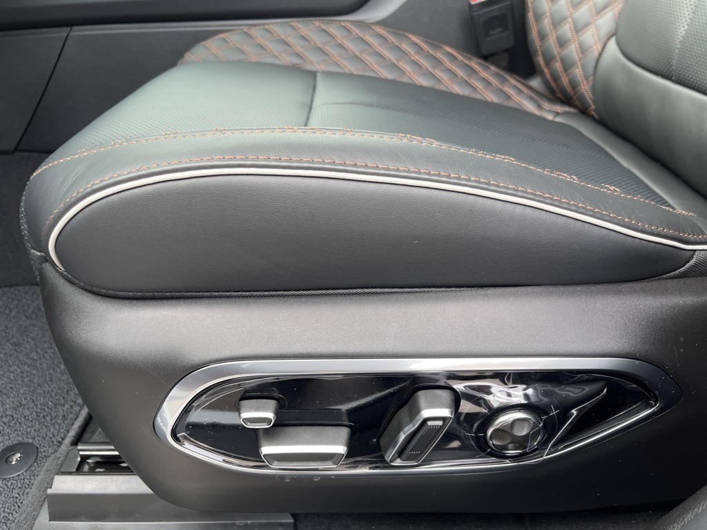 2025 Jeep Grand Cherokee L Summit Reserve photo 30