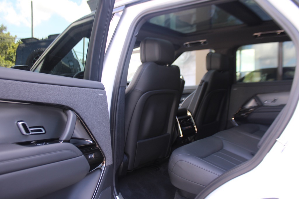 2024 Land Rover Range Rover Sport SE photo 29