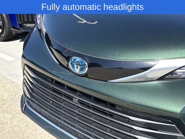 2025 Toyota Sienna Platinum photo 21