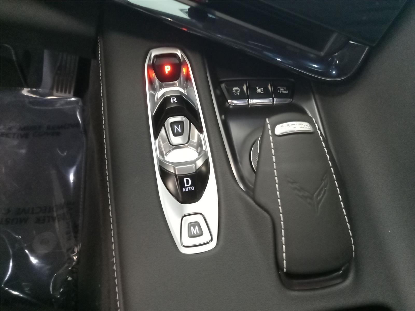 2025 Chevrolet Corvette E-Ray 2LZ photo 8