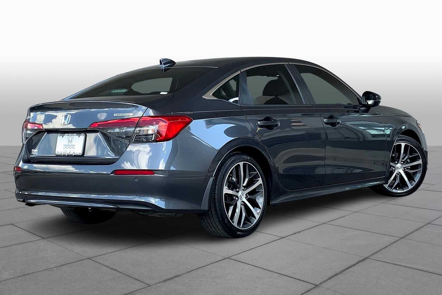 2022 Honda Civic Touring photo 12