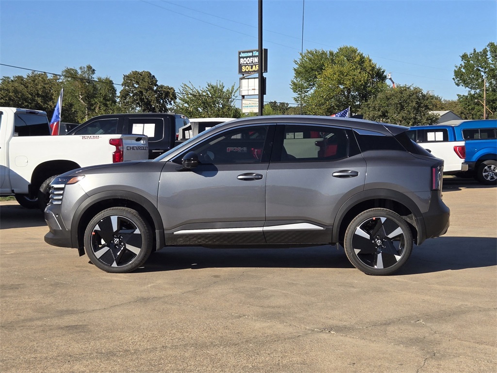 2026 Nissan Kicks SR photo 3