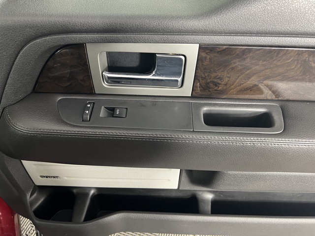 2013 Ford F-150 Platinum photo 23