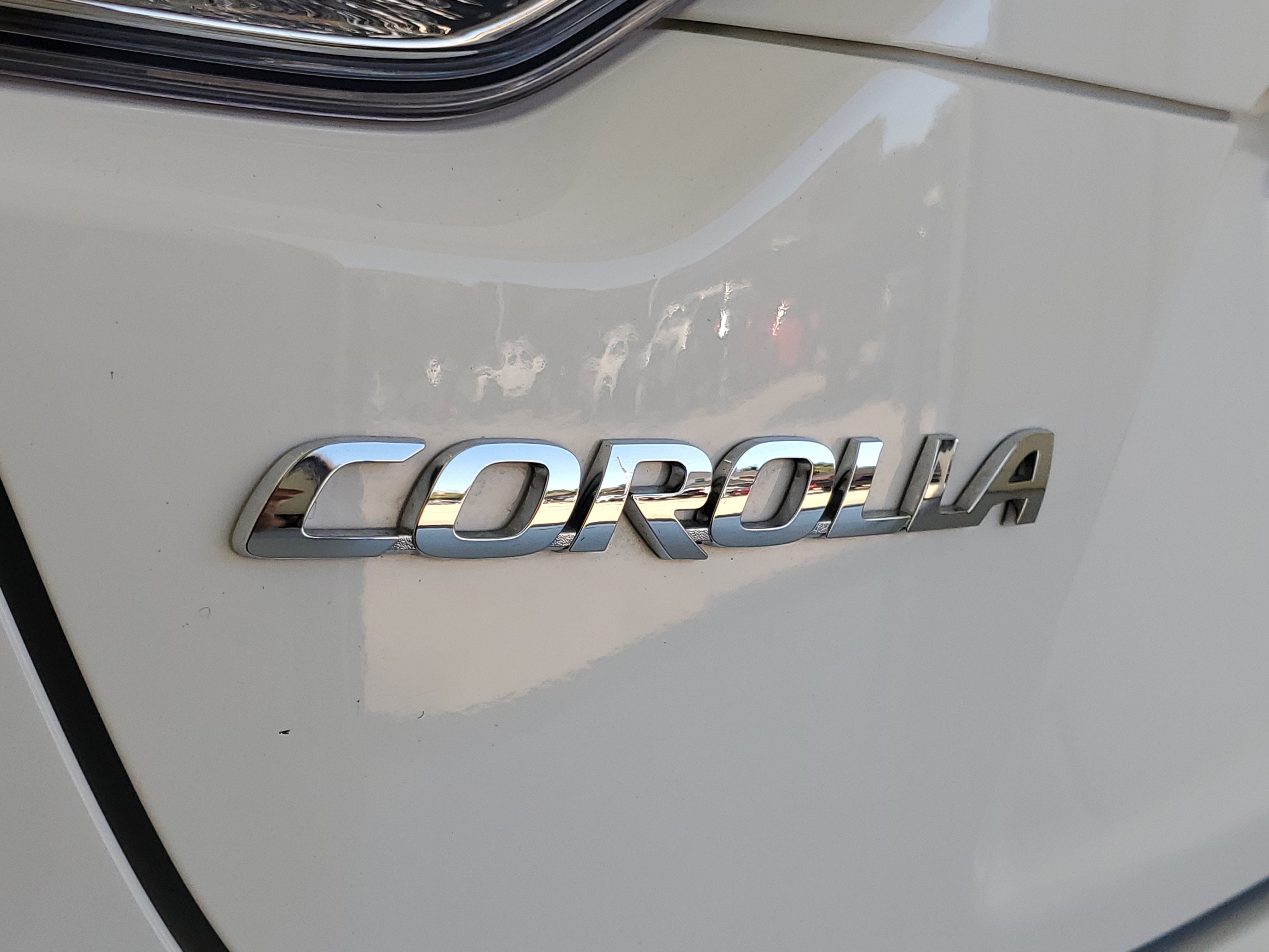 2024 Toyota Corolla LE photo 2