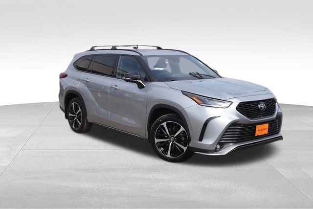 PRE-OWNED 2022 TOYOTA HIGHLANDER XSE AWD 4D SPORT UTILITY