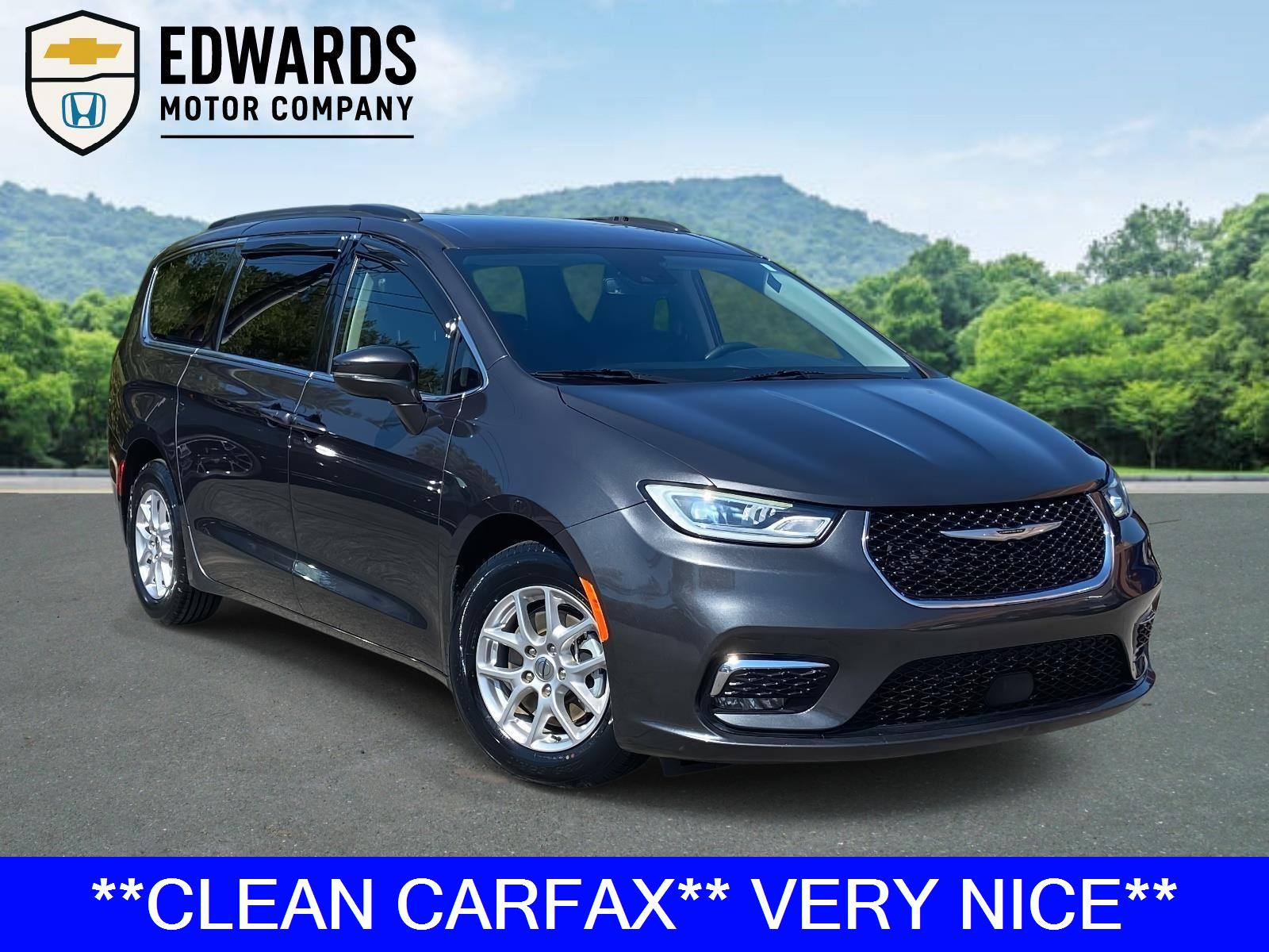 2022 Chrysler Pacifica Touring L