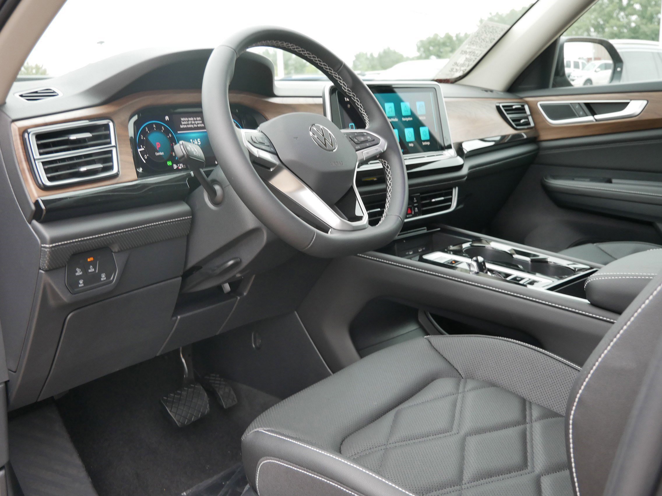 2026 Volkswagen Atlas SE Technology photo 3