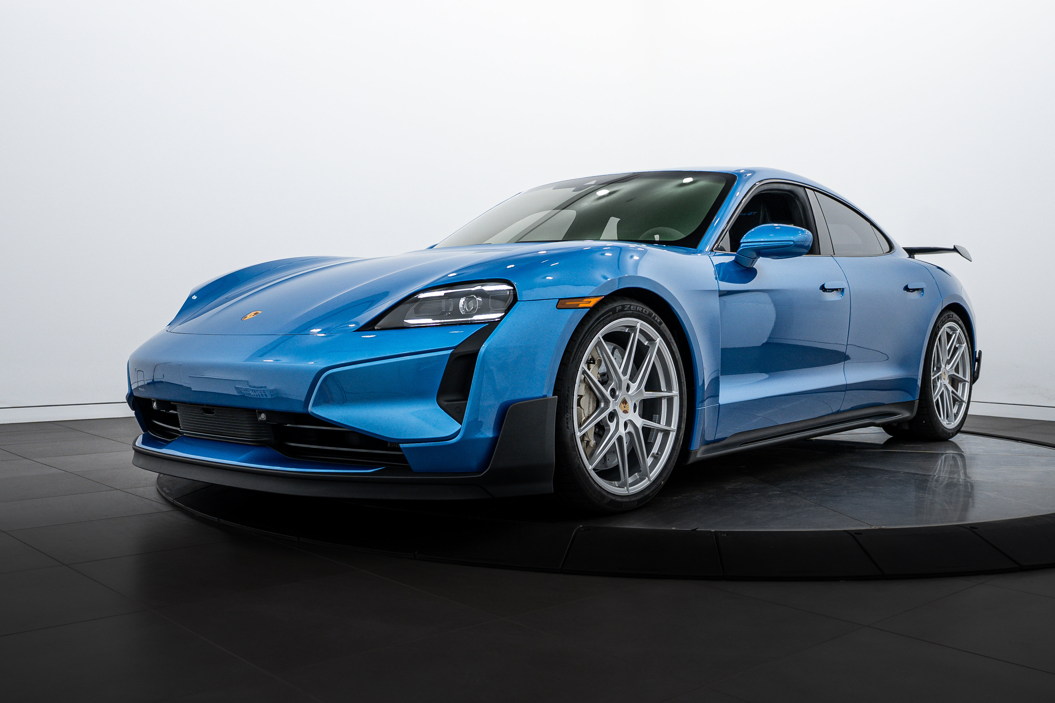 2025 Porsche Taycan Turbo GT