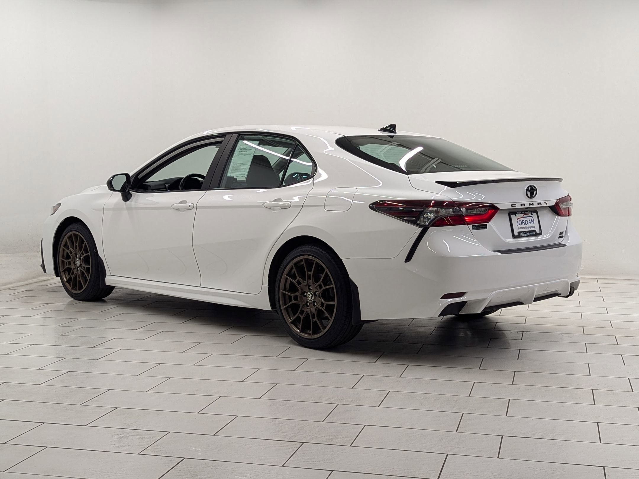 2023 Toyota Camry SE photo 2