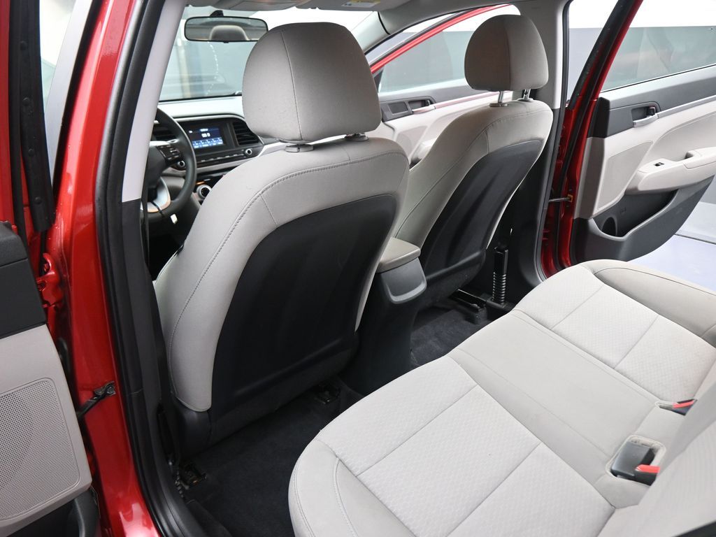 2019 Hyundai Elantra SE photo 37