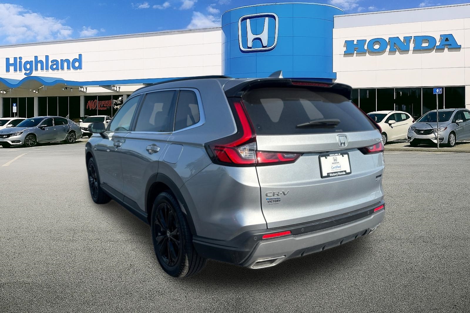 2023 Honda CR-V Hybrid Sport Touring photo 2