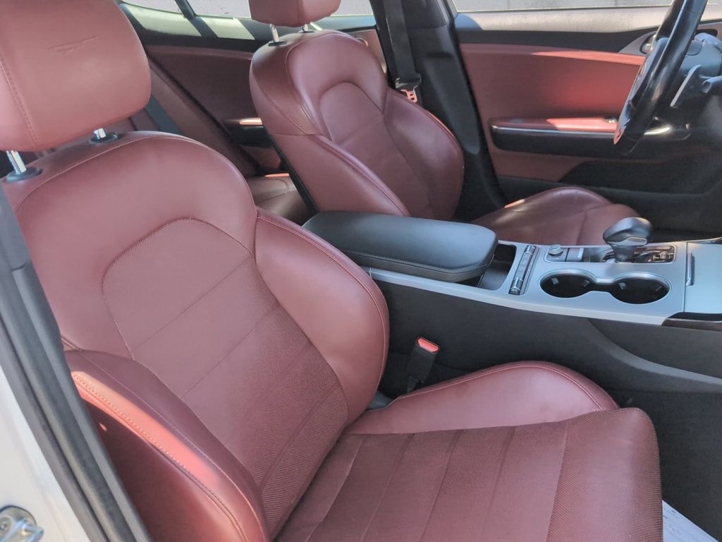 2019 Kia Stinger GT2 photo 14