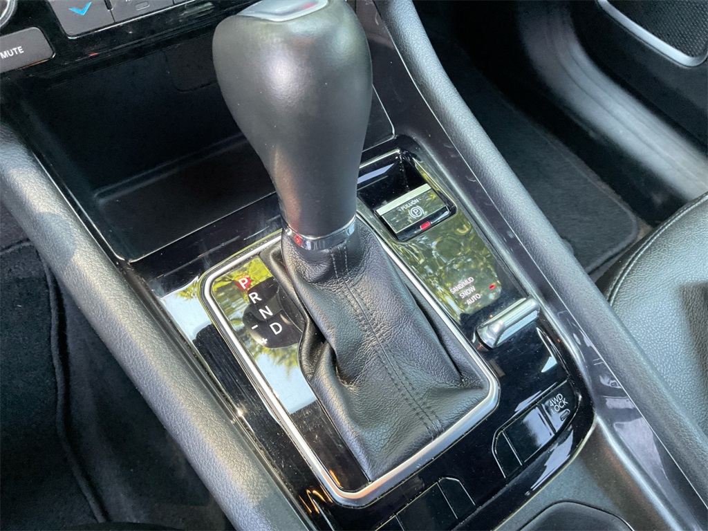 2023 Jeep Compass Latitude Lux photo 36