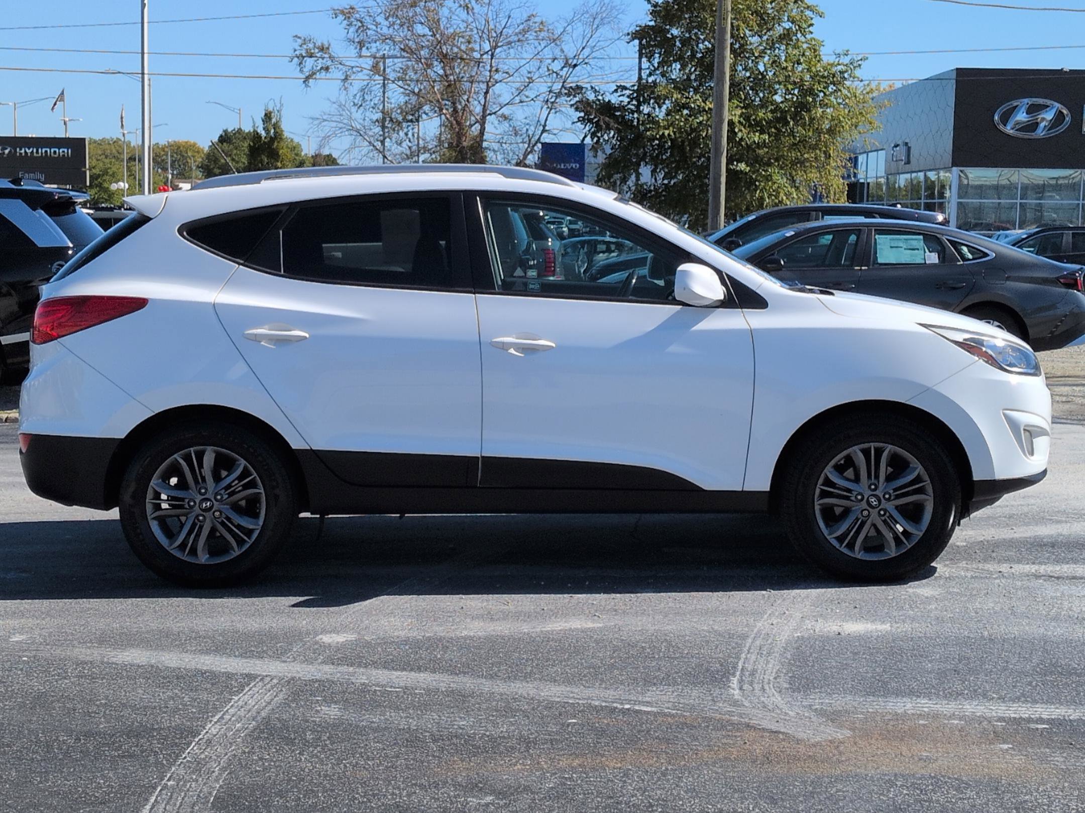 2015 Hyundai Tucson SE photo 2