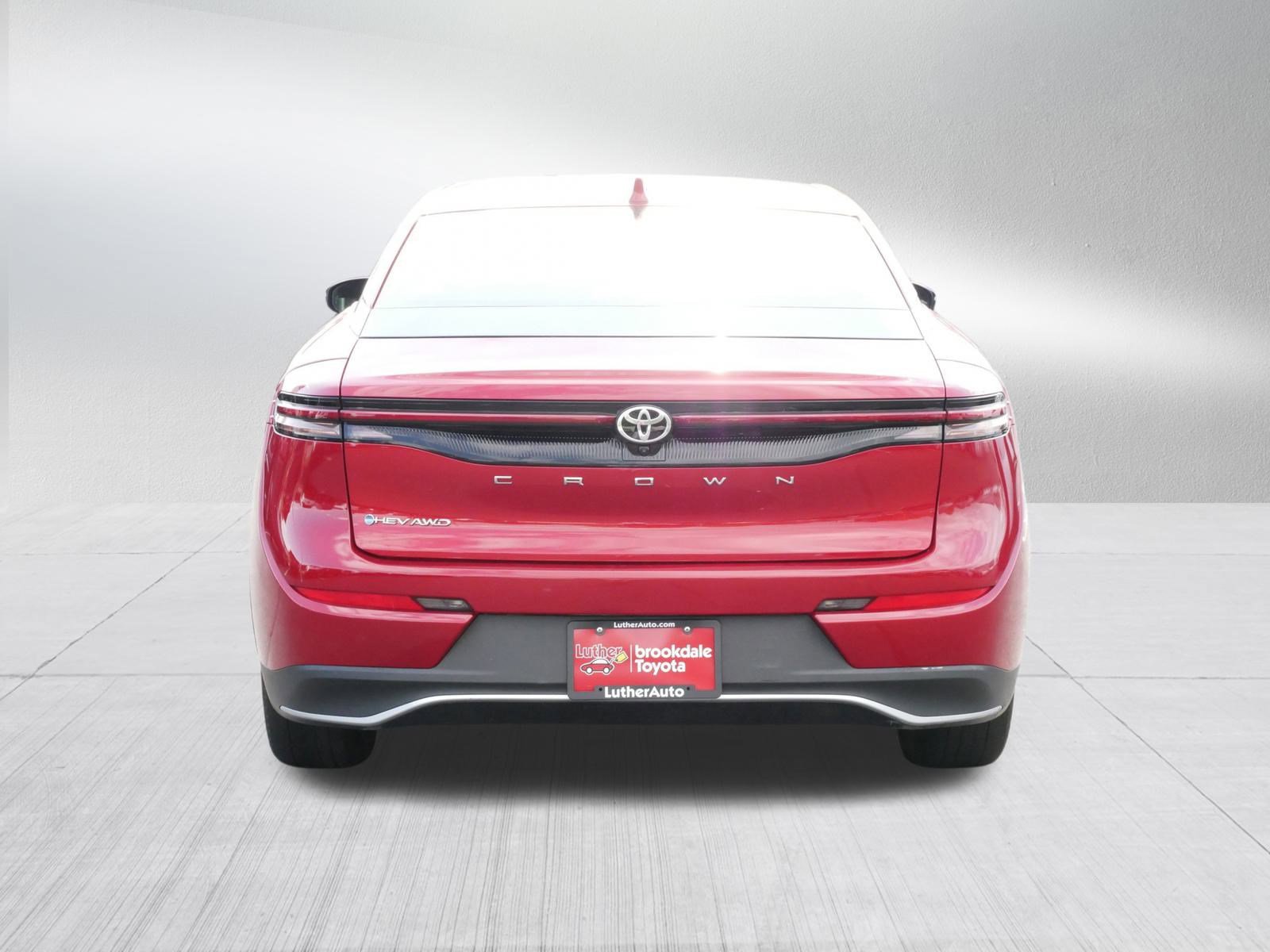 2024 Toyota Crown XLE photo 6