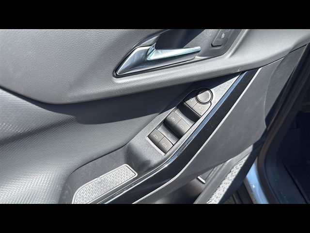 2026 Chevrolet Equinox LT photo 8