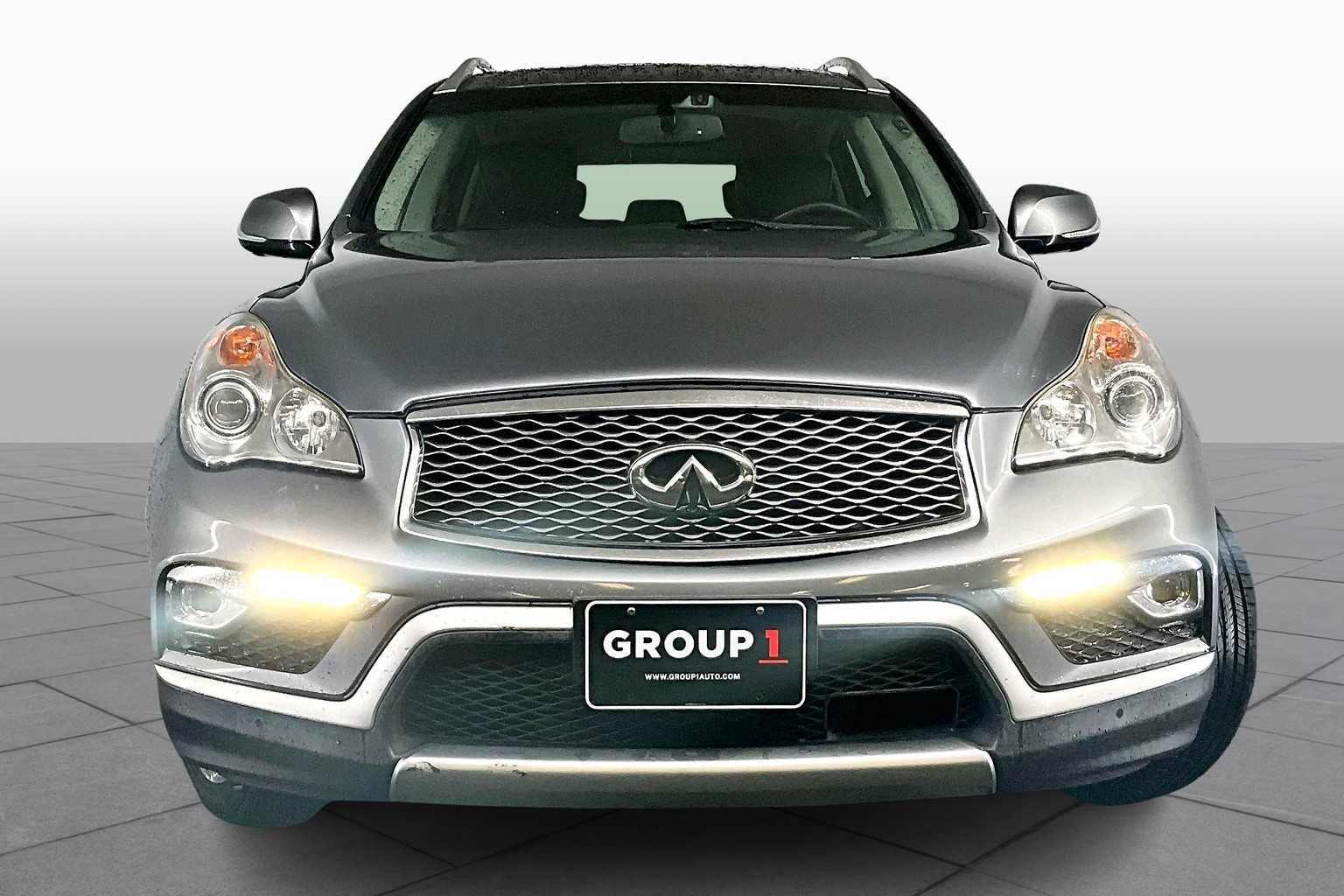 2017 Infiniti QX50 photo 3