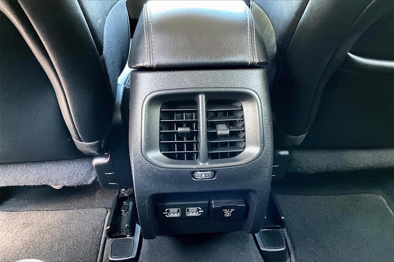 2023 Jeep Cherokee Altitude photo 11