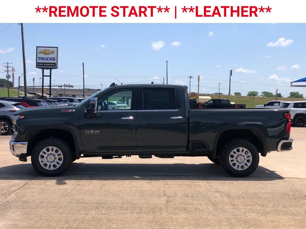 2025 Chevrolet Silverado 2500HD LTZ photo 3