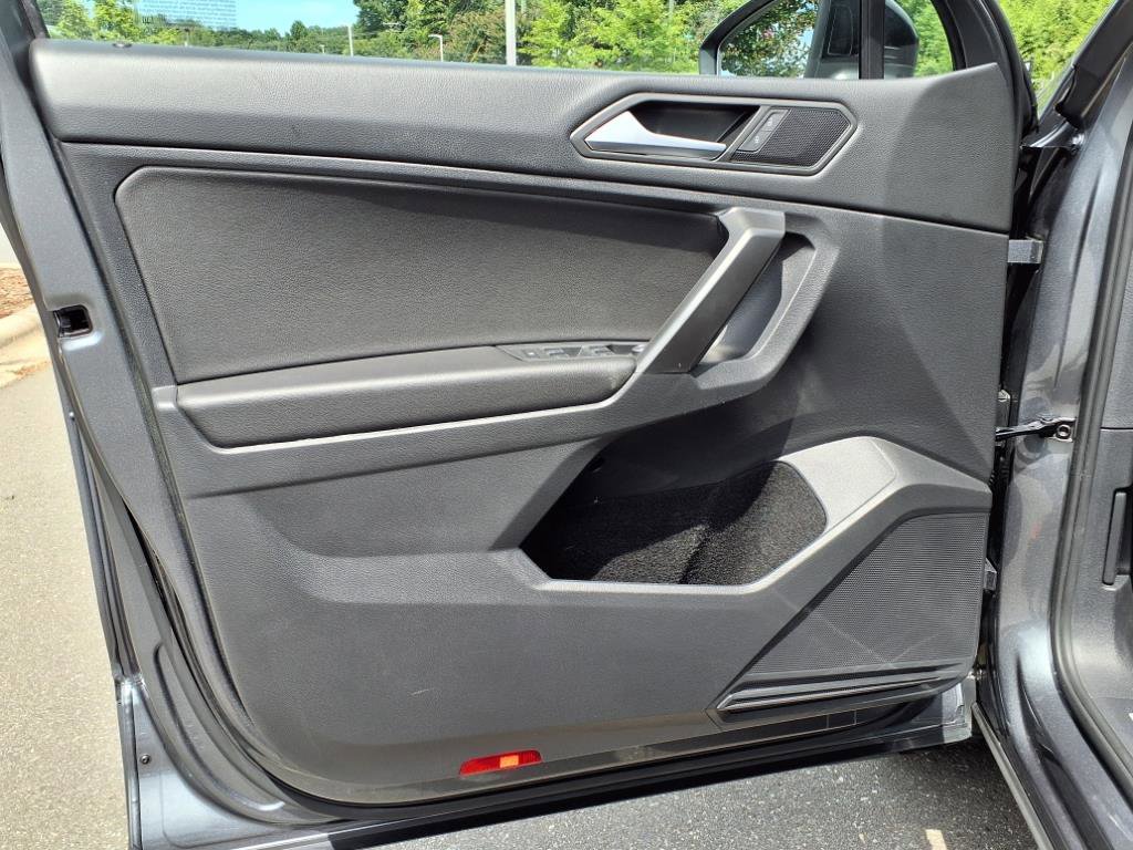 2021 Volkswagen Tiguan SE R-Line Black photo 3