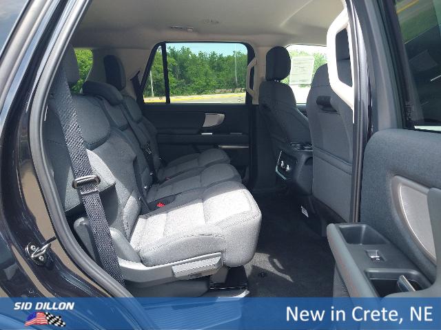 2025 Ford Expedition photo 9
