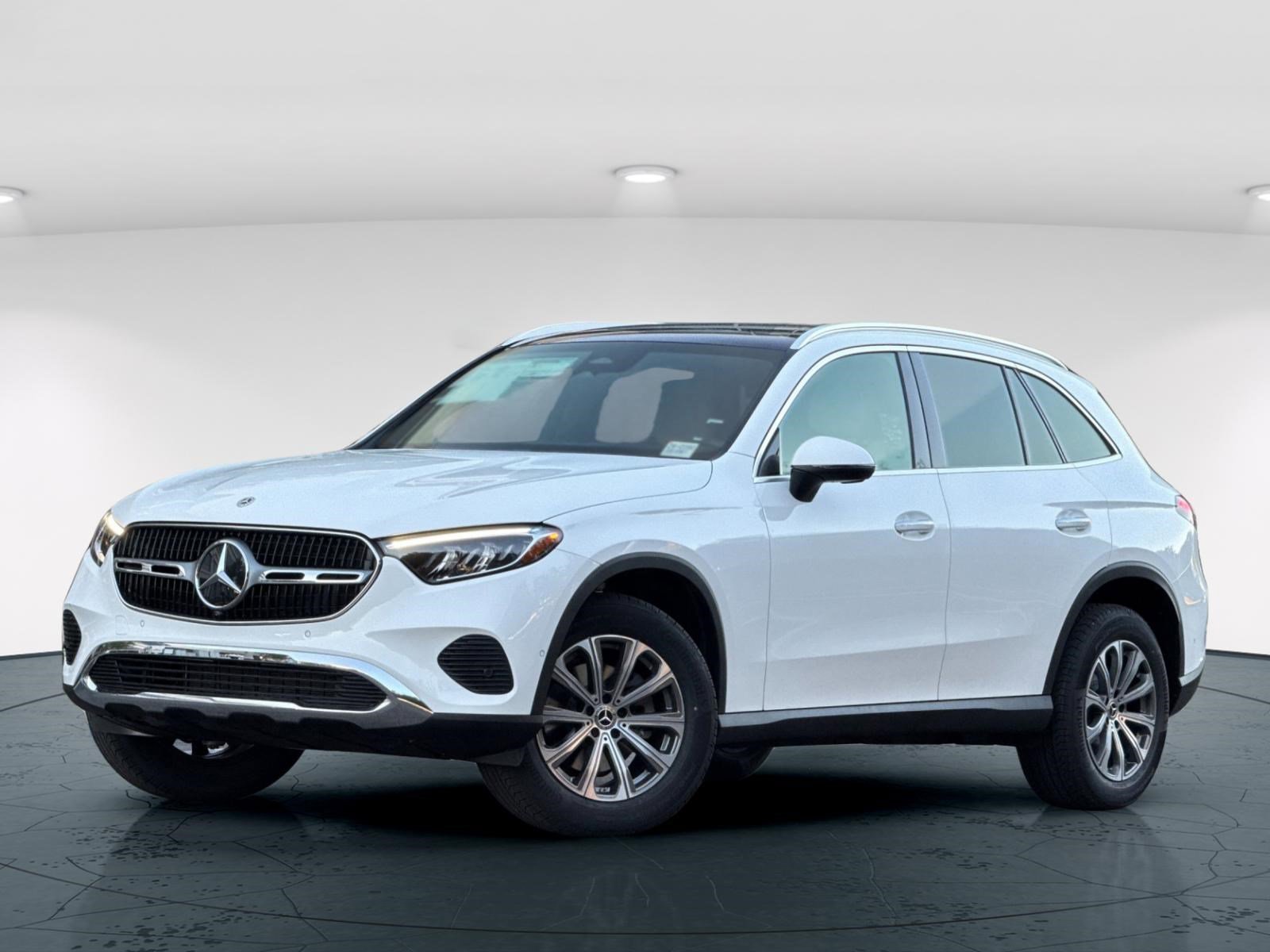 2026 Mercedes Benz GLC 300 4MATIC photo 3