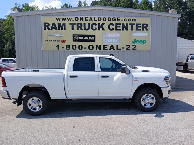 2025 Ram 2500 Tradesman photo 2