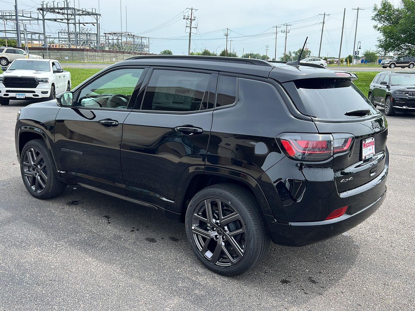 2025 Jeep Compass Limited photo 4