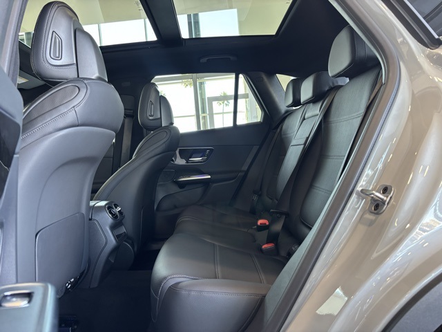 2026 Mercedes Benz GLC 300 photo 21