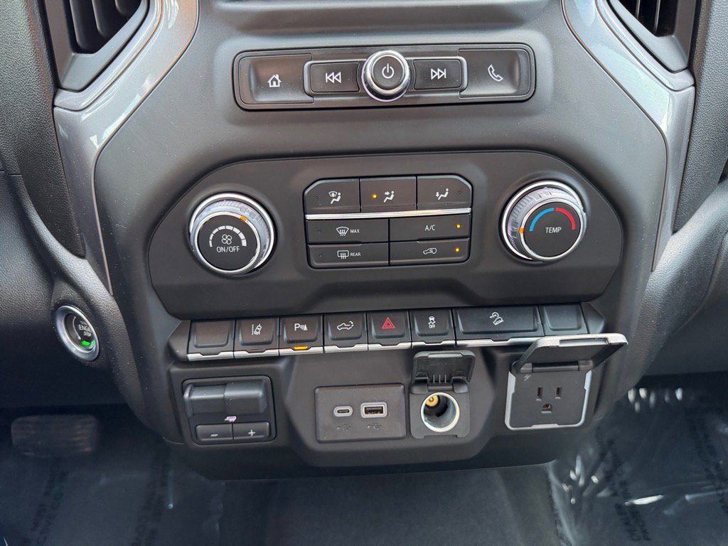 2024 Chevrolet Silverado 2500HD Custom photo 22