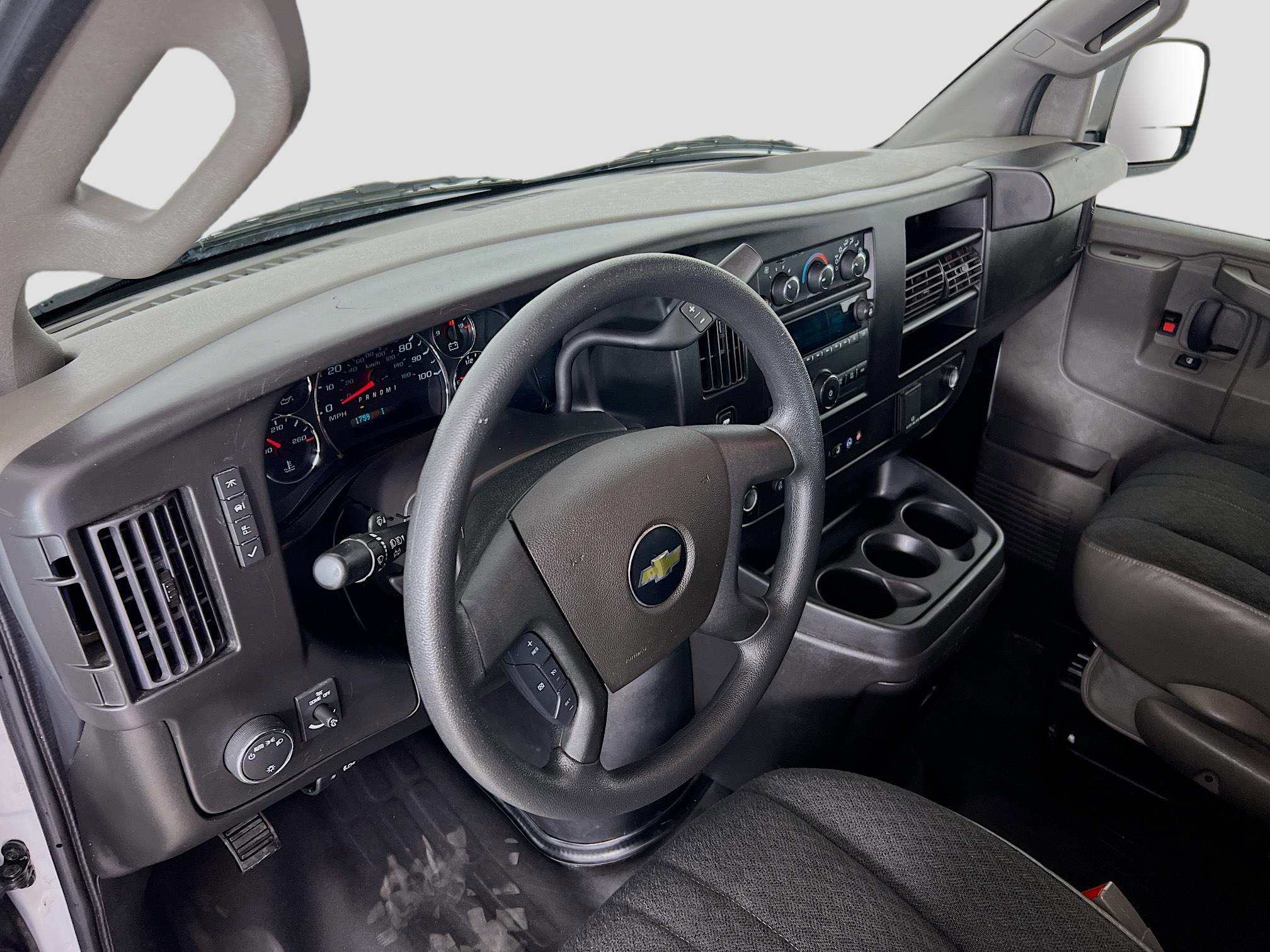 2023 Chevrolet Express 2500 Cargo photo 5
